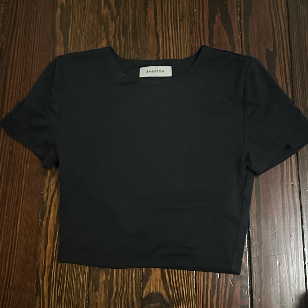 Aritzia Babaton cropped black top